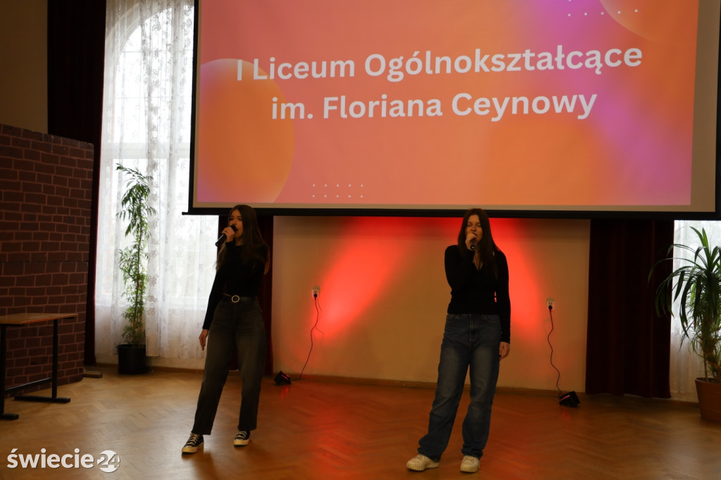 Drzwi otwarte w „czerwonym”