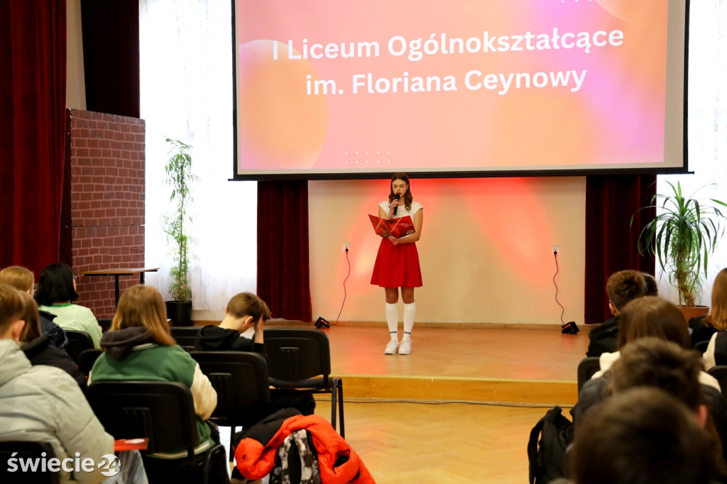 Drzwi otwarte w „czerwonym”