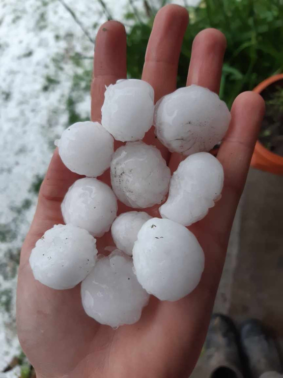 Zalane piwnice, garaże, zatopione samochody