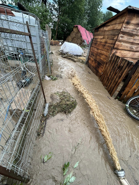 Zalane piwnice, garaże, zatopione samochody