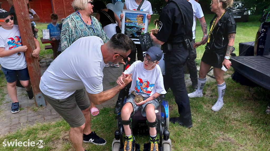 Świecki Piknik Motoryzacyjny - cz. 2 zdjęć