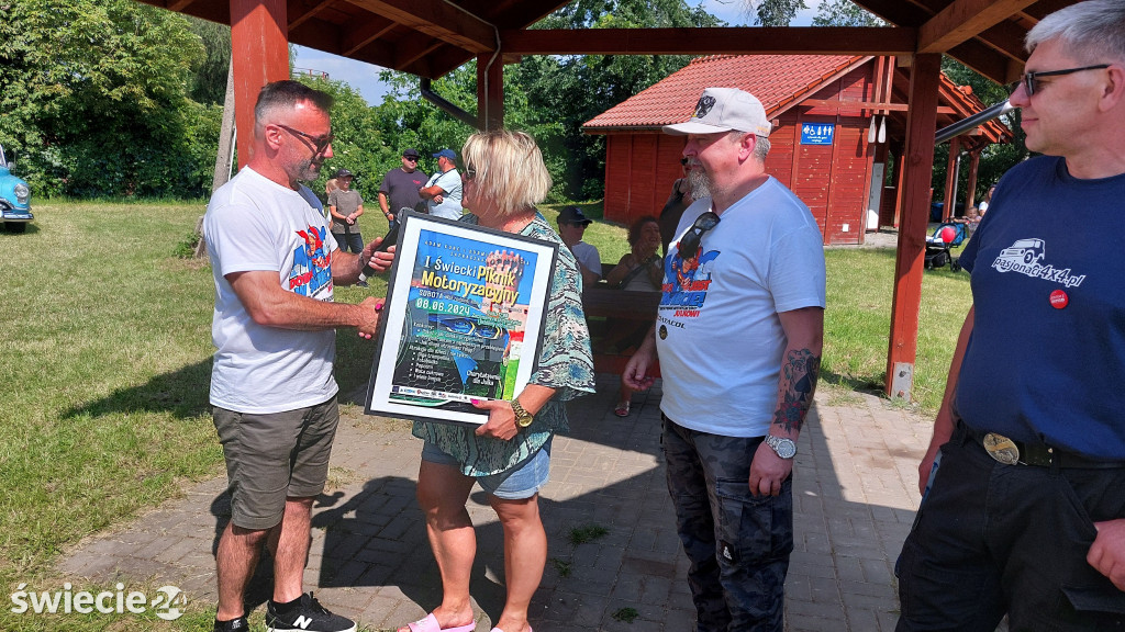 Świecki Piknik Motoryzacyjny - cz. 2 zdjęć