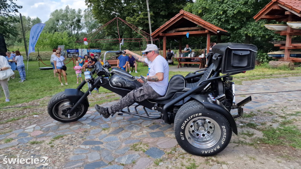 Świecki Piknik Motoryzacyjny - cz. 2 zdjęć