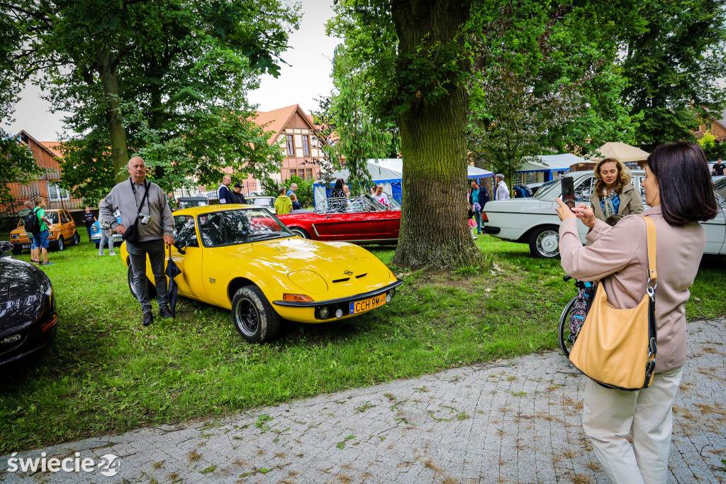 Piknik motoryzacyjny w Polednie