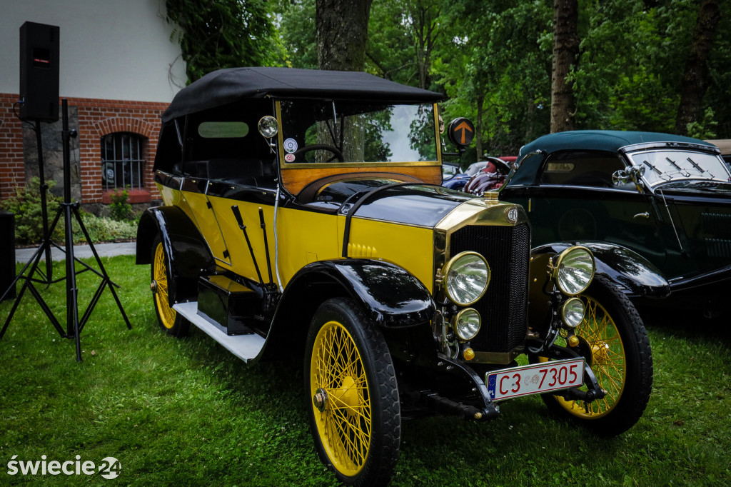 Piknik motoryzacyjny w Polednie