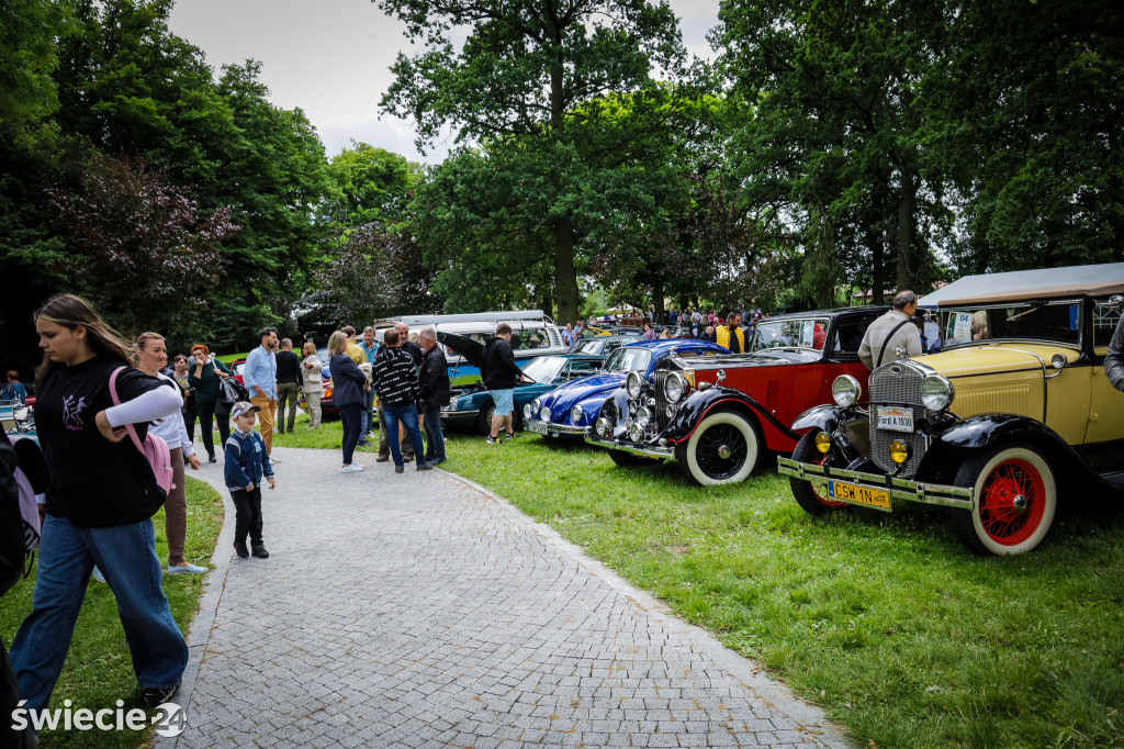 Piknik motoryzacyjny w Polednie