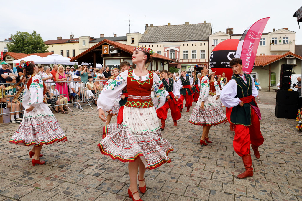 Lato z folklorem w Świeciu