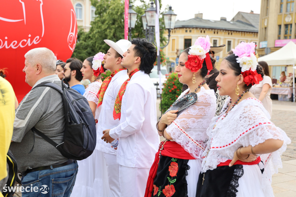 Lato z folklorem w Świeciu