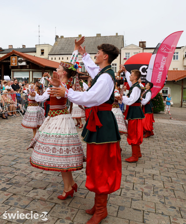 Lato z folklorem w Świeciu