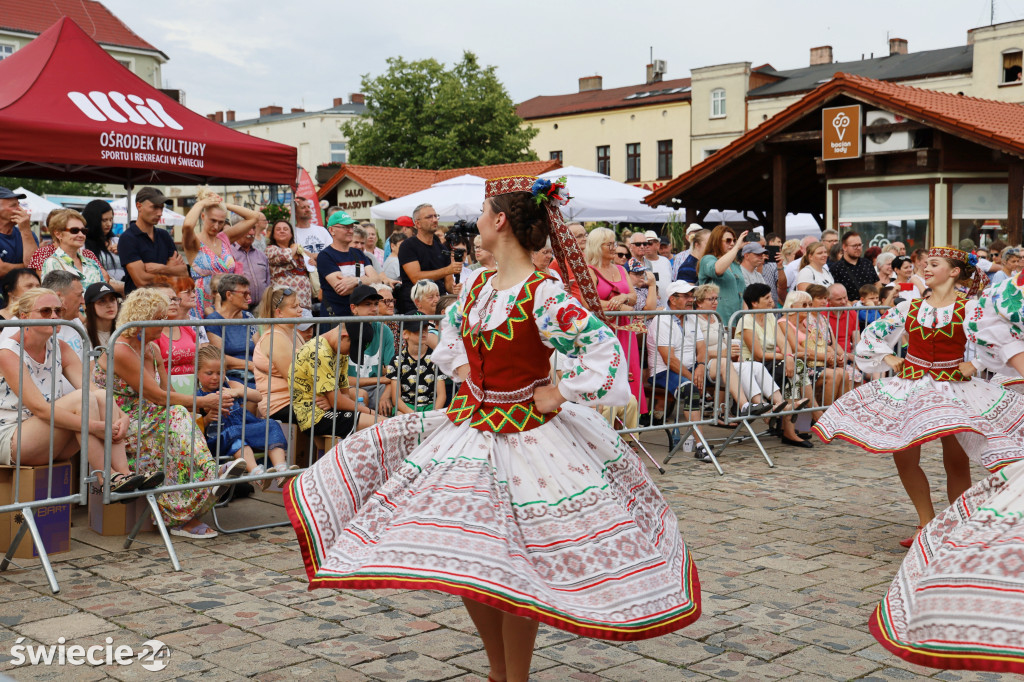 Lato z folklorem w Świeciu