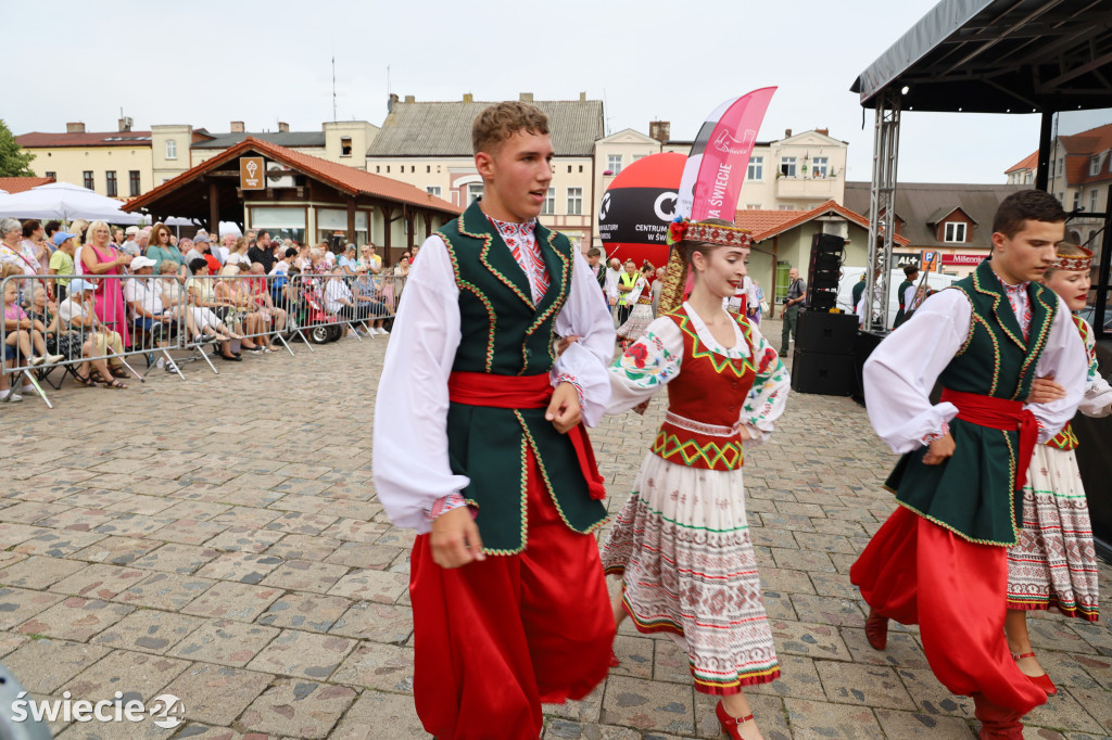 Lato z folklorem w Świeciu