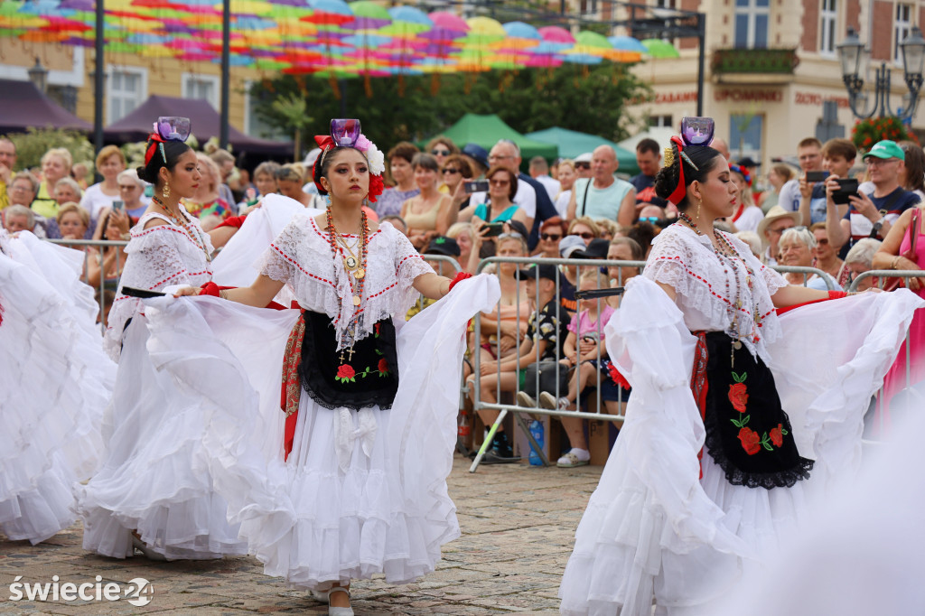 Lato z folklorem w Świeciu