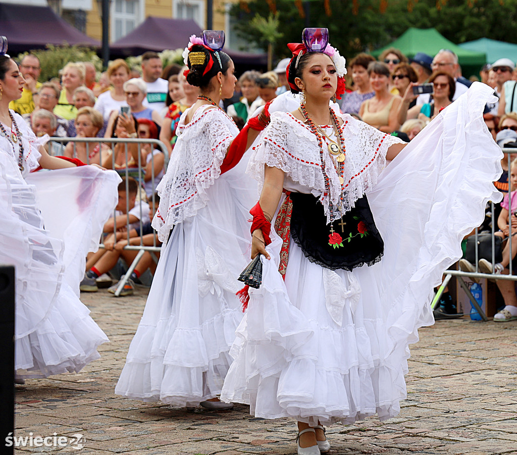 Lato z folklorem w Świeciu