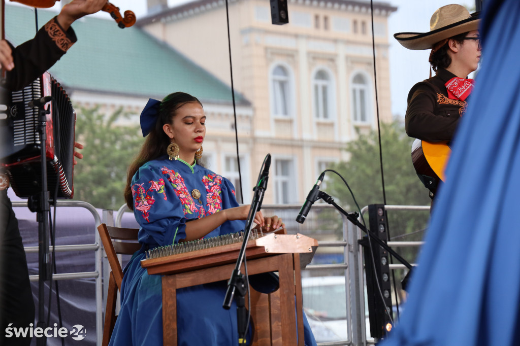 Lato z folklorem w Świeciu