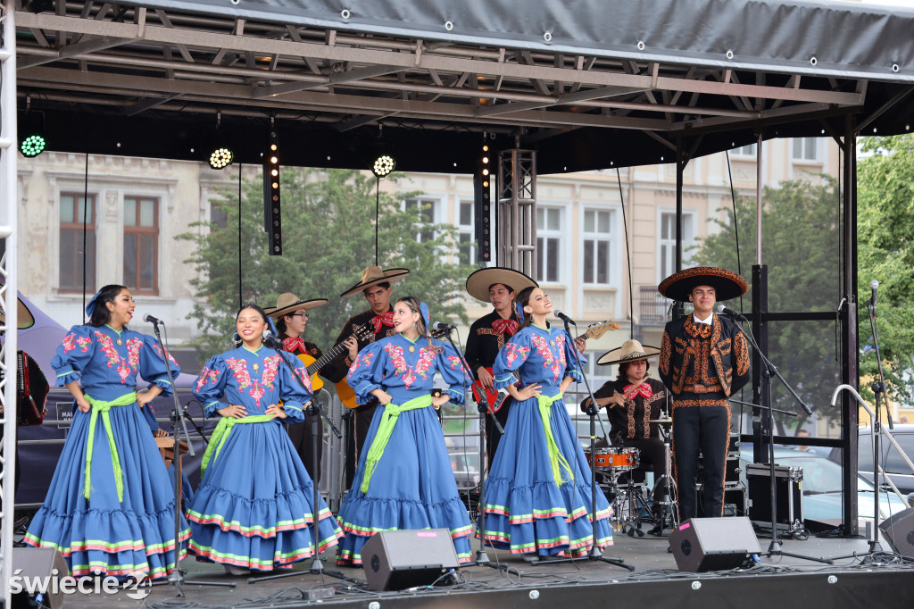 Lato z folklorem w Świeciu