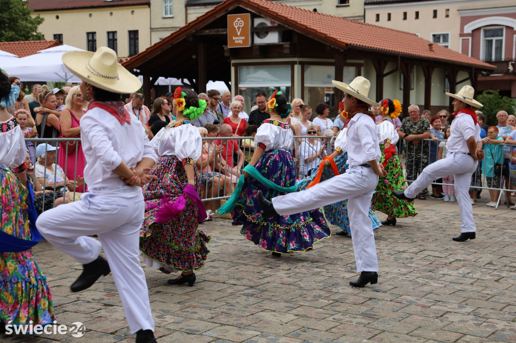 Lato z folklorem w Świeciu