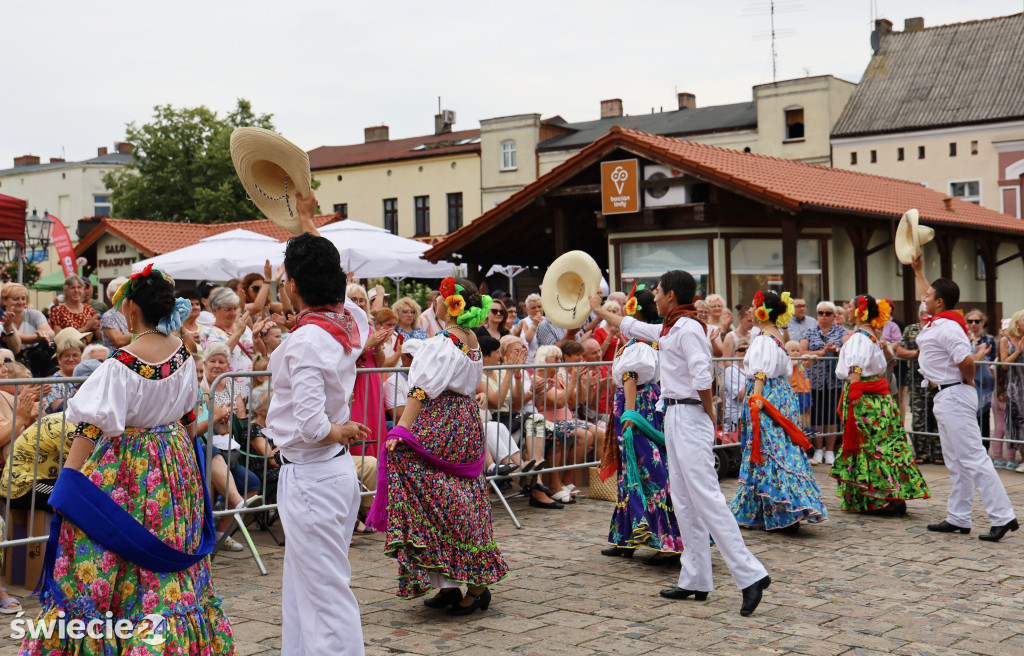 Lato z folklorem w Świeciu