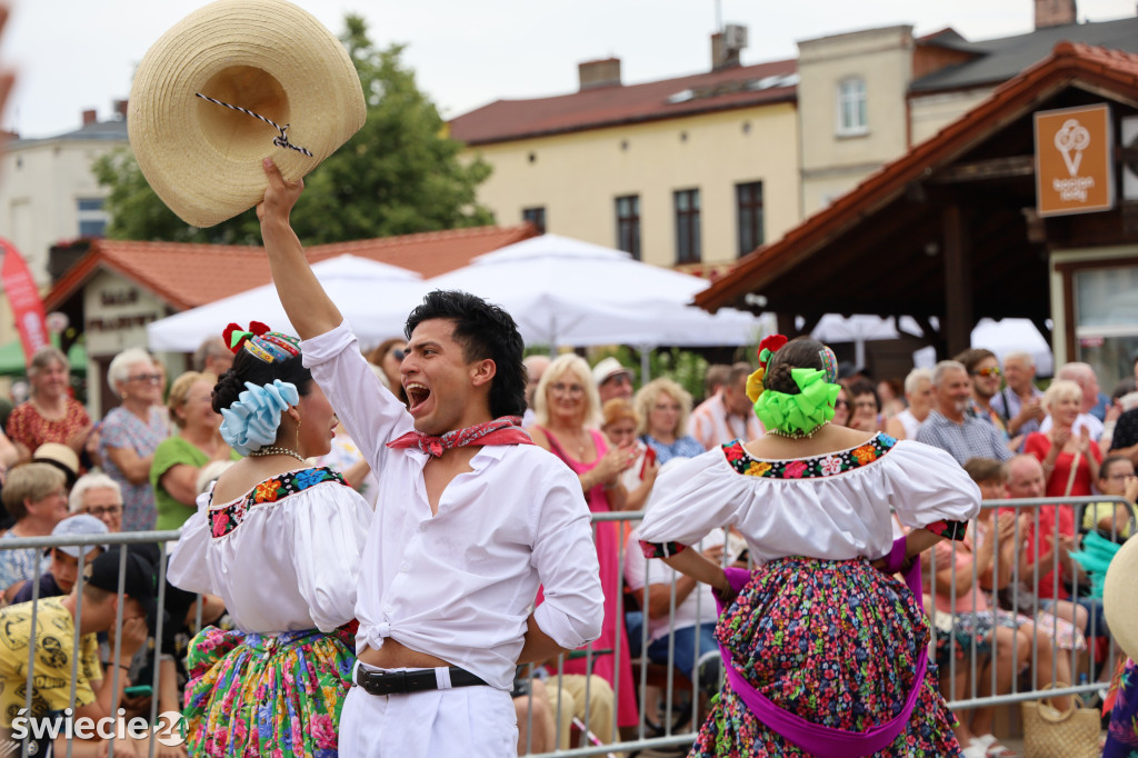 Lato z folklorem w Świeciu