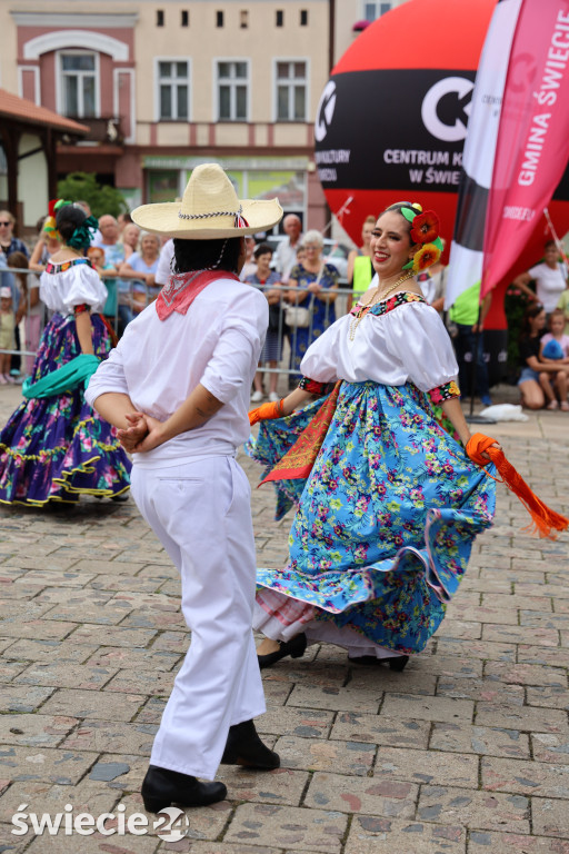 Lato z folklorem w Świeciu