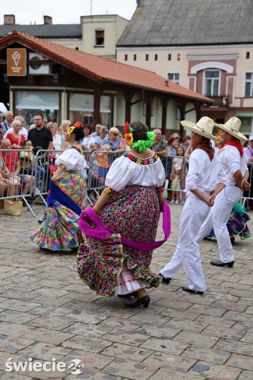 Lato z folklorem w Świeciu