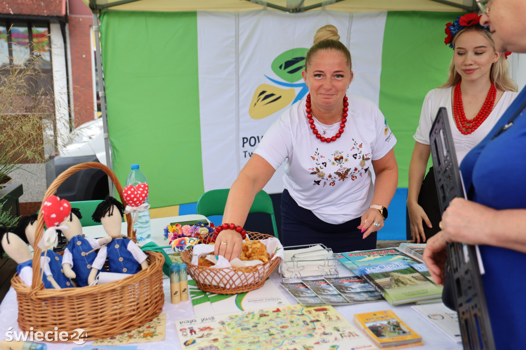 Lato z folklorem w Świeciu