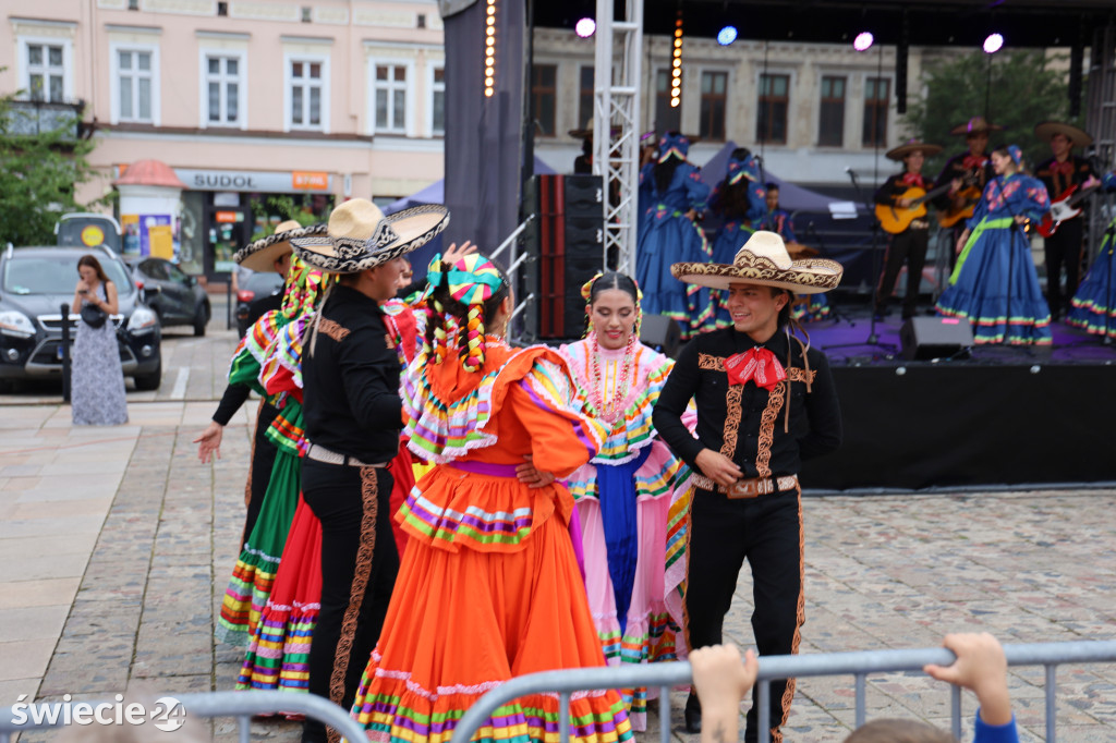 Lato z folklorem w Świeciu