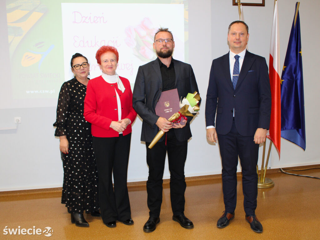 Nauczyciele docenieni przez starostę