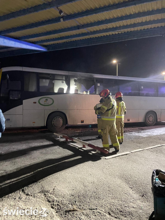 Pożar autobusu na dworcu w Świeciu