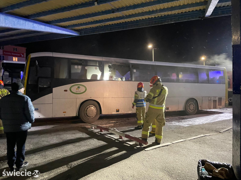 Pożar autobusu na dworcu w Świeciu