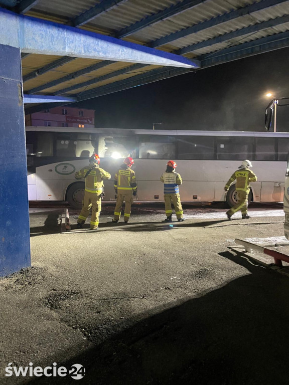 Pożar autobusu na dworcu w Świeciu