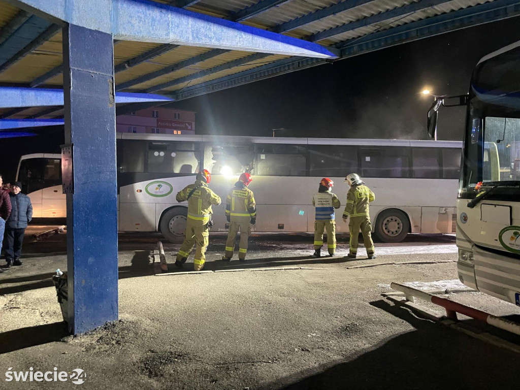 Pożar autobusu na dworcu w Świeciu