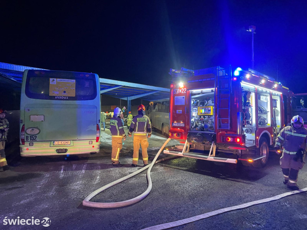 Pożar autobusu na dworcu w Świeciu