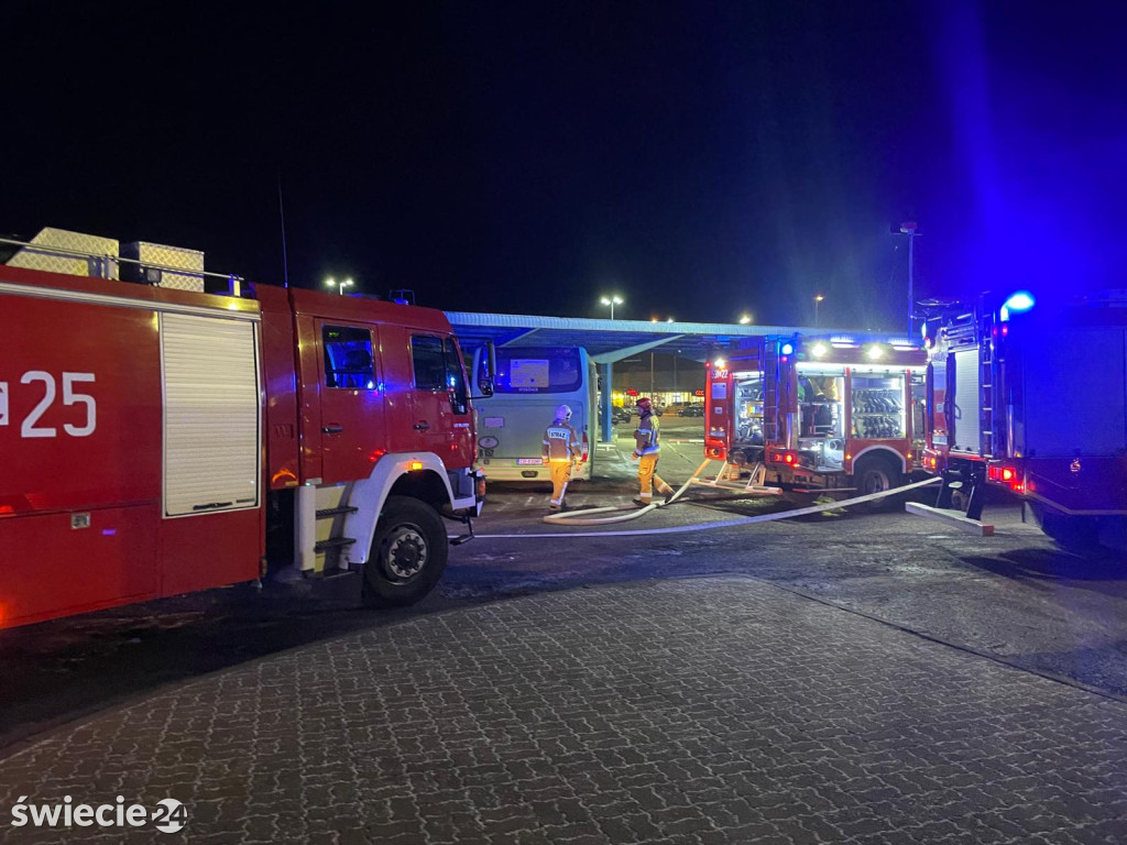 Pożar autobusu na dworcu w Świeciu