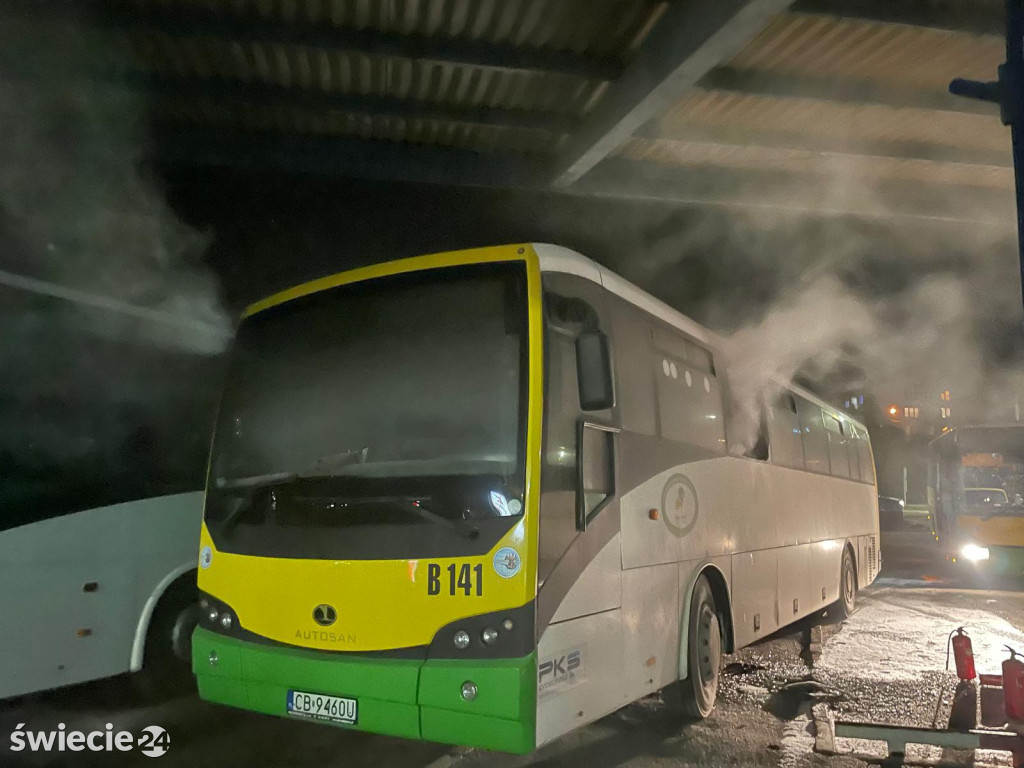 Pożar autobusu na dworcu w Świeciu