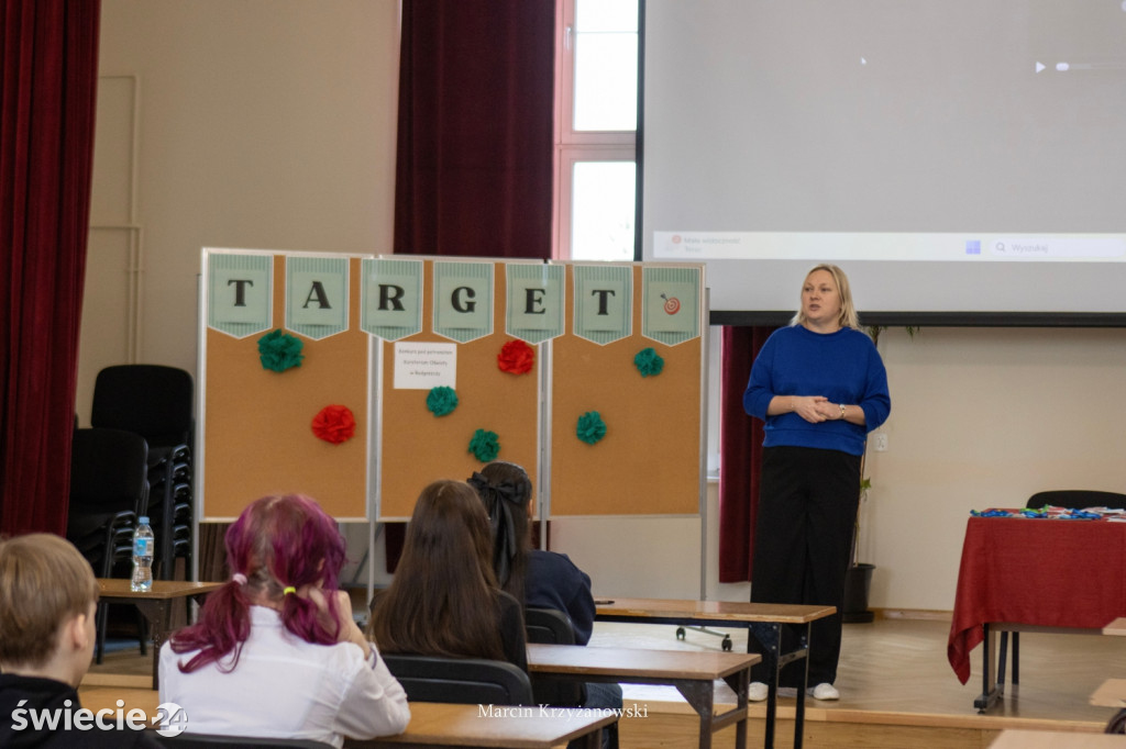 Powiatowy Konkurs Języka Angielskiego Target