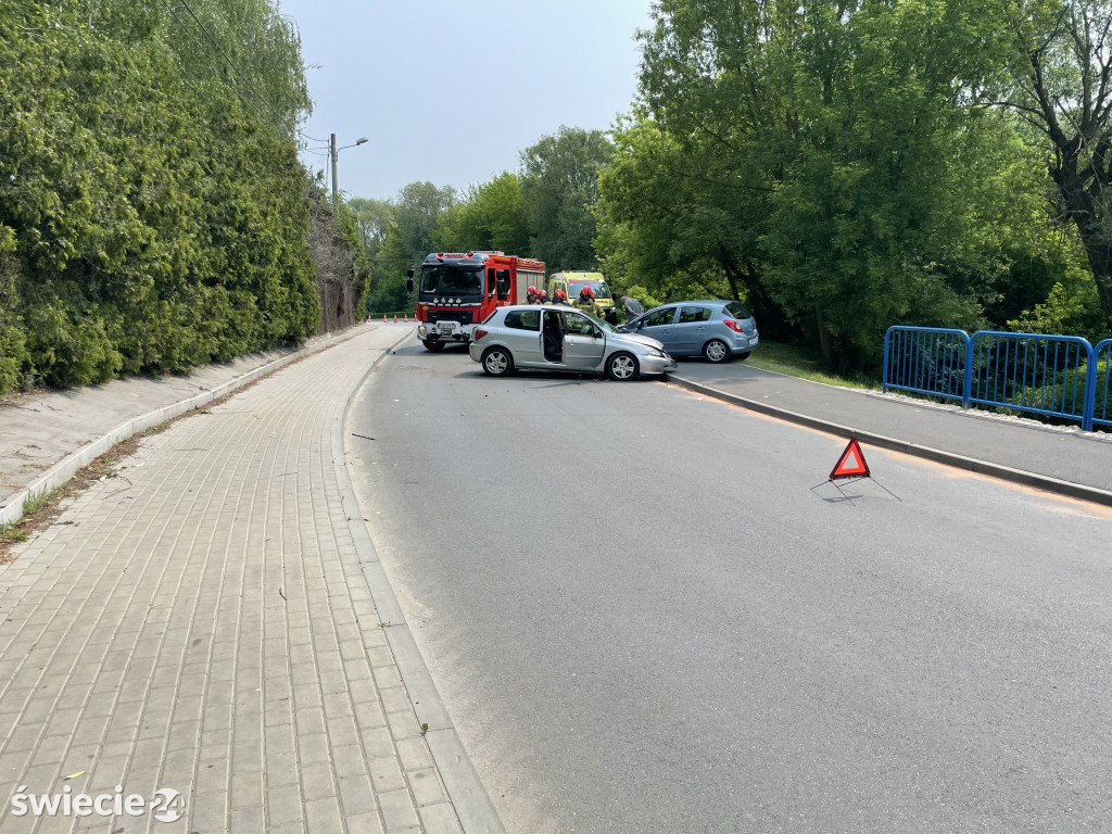 Zderzenie osobówek na Wodnej w Świeciu
