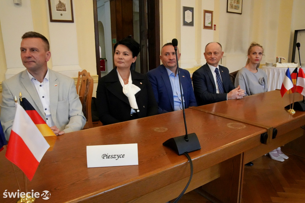 Podpisanie umowy partnerskiej Świecia z Abbeville