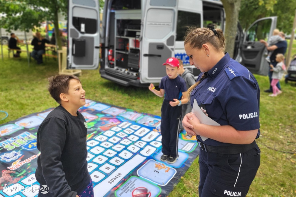 Profilaktyczny piknik z policją w Świeciu