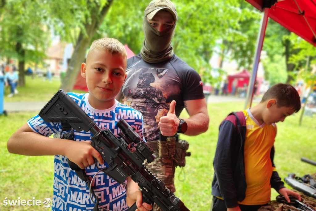 Profilaktyczny piknik z policją w Świeciu