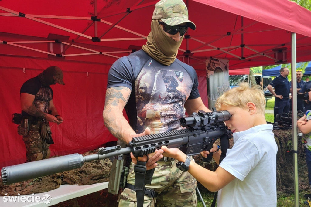 Profilaktyczny piknik z policją w Świeciu