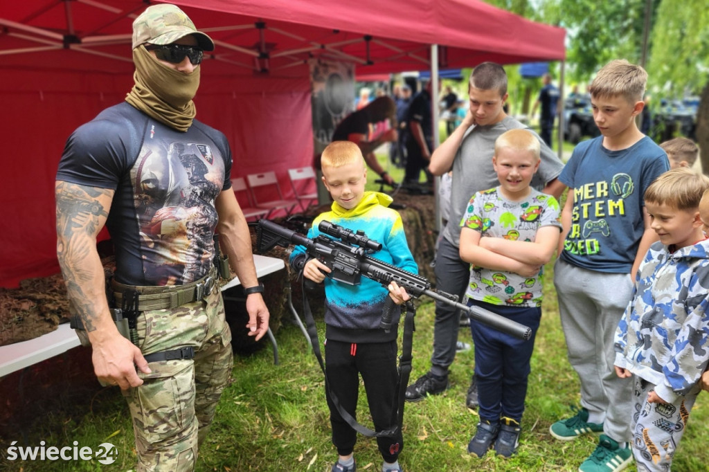 Profilaktyczny piknik z policją w Świeciu