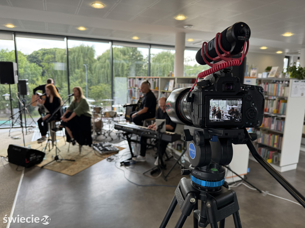Muzyka w bibliotece. Koncert zespołu Przestrzeń