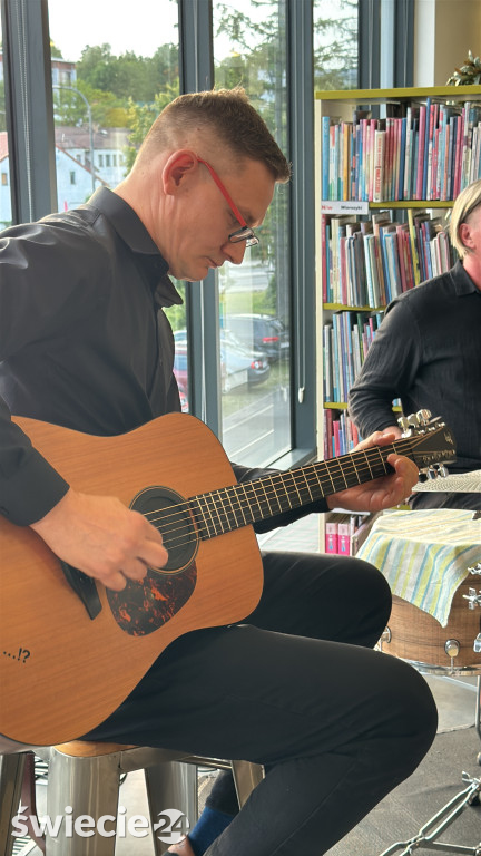 Muzyka w bibliotece. Koncert zespołu Przestrzeń