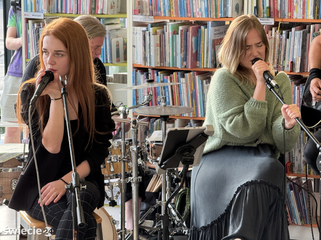 Muzyka w bibliotece. Koncert zespołu Przestrzeń