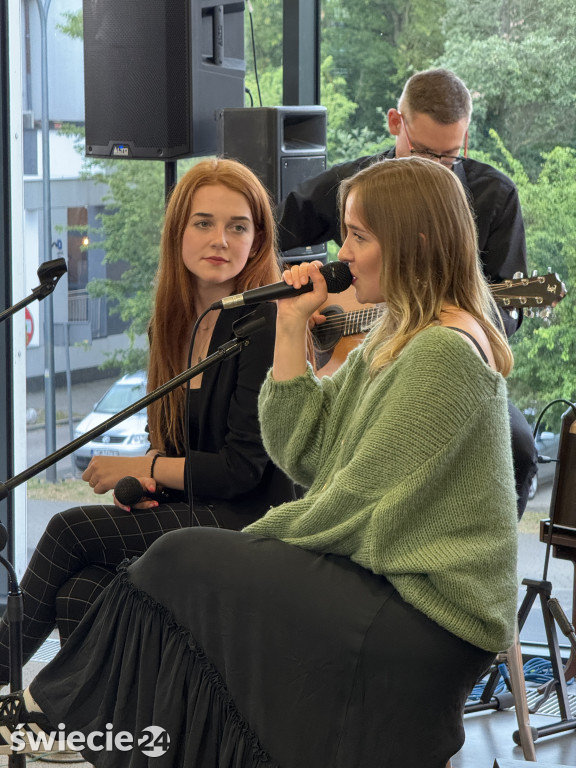 Muzyka w bibliotece. Koncert zespołu Przestrzeń