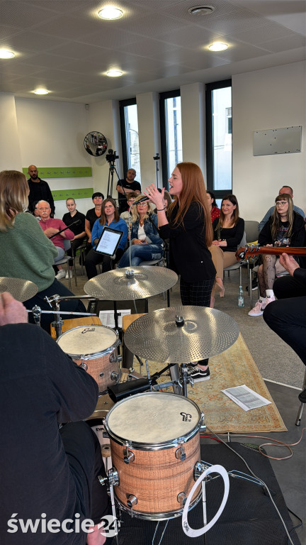 Muzyka w bibliotece. Koncert zespołu Przestrzeń
