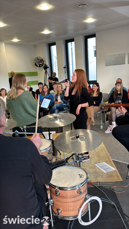 Muzyka w bibliotece. Koncert zespołu Przestrzeń