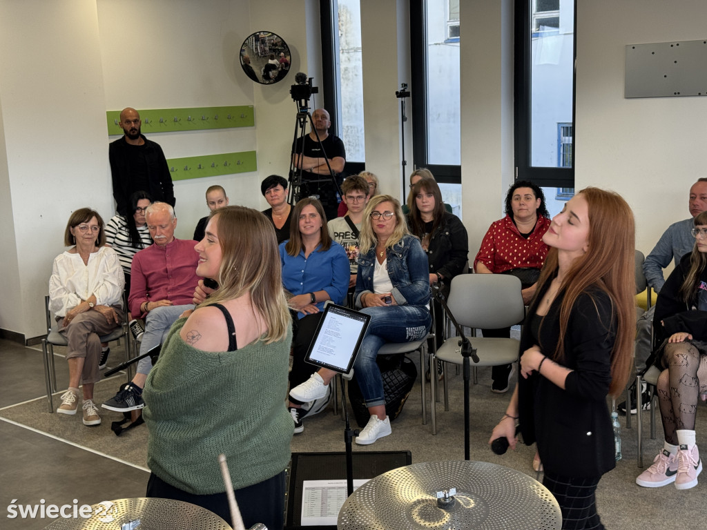 Muzyka w bibliotece. Koncert zespołu Przestrzeń