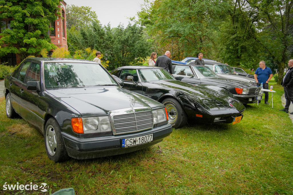 Piknik w Polednie i wystawa oldtimerów