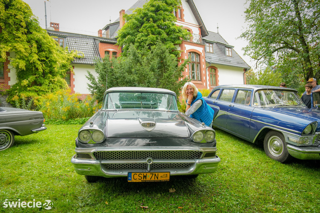 Piknik w Polednie i wystawa oldtimerów